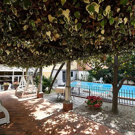 Splendid Mare Laigueglia