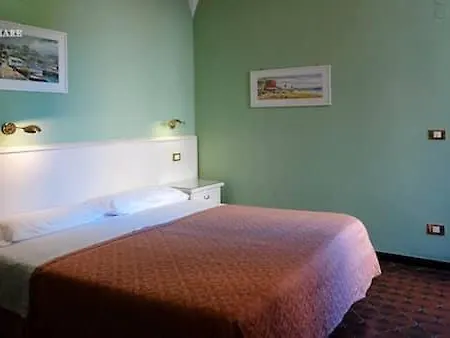 Отель Splendid Mare