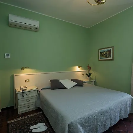 Отель Splendid Mare 4*